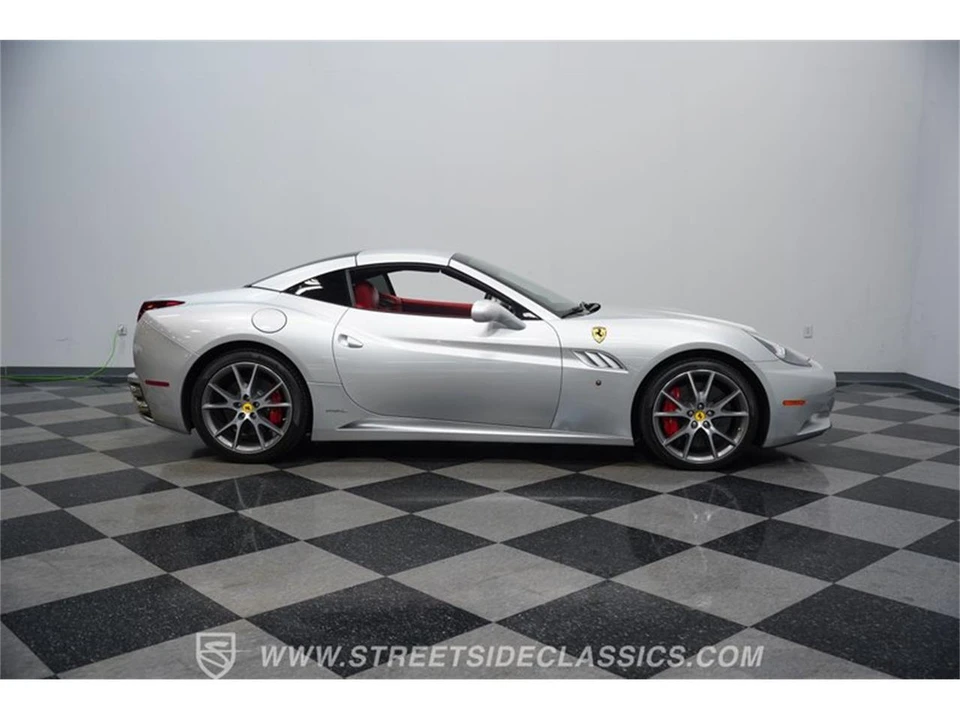 2010 Ferrari California - Image 13 of 31