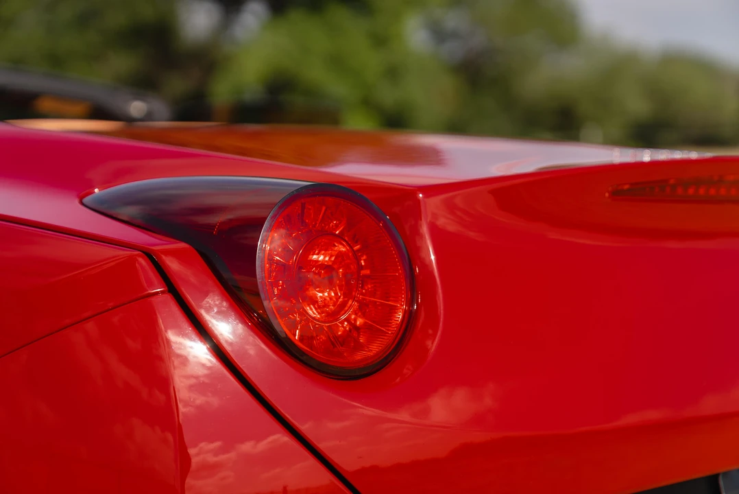 2010 Ferrari California - Image 28 of 31