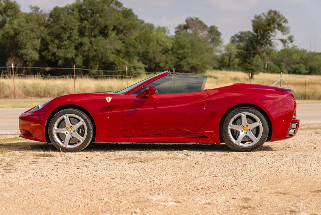 2010 Ferrari California - Image 8 of 31