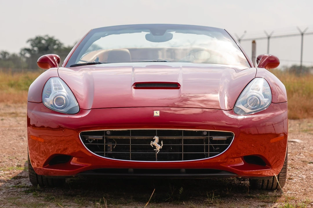2010 Ferrari California - Image 2 of 31