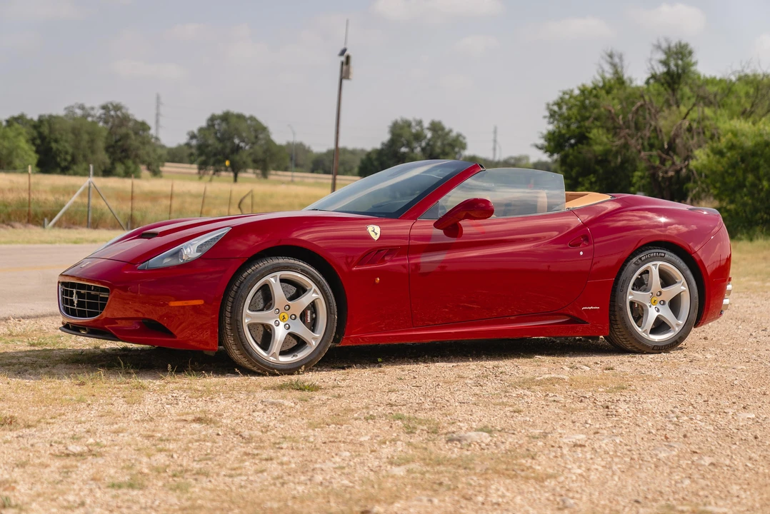 2010 Ferrari California - Image 7 of 31