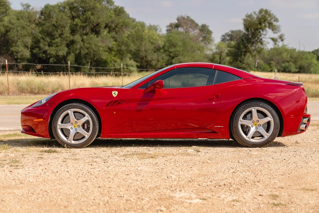 2010 Ferrari California - Image 18 of 31