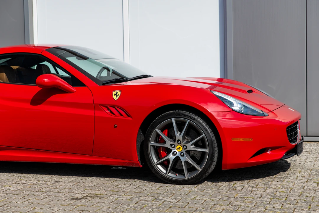 2010 Ferrari California - Image 23 of 31