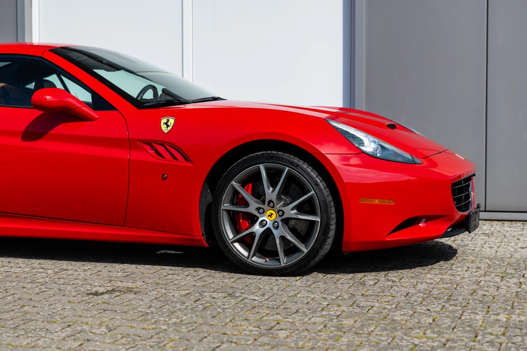 2010 Ferrari California - Image 24 of 31