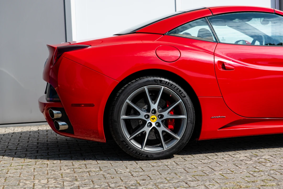 2010 Ferrari California - Image 27 of 31