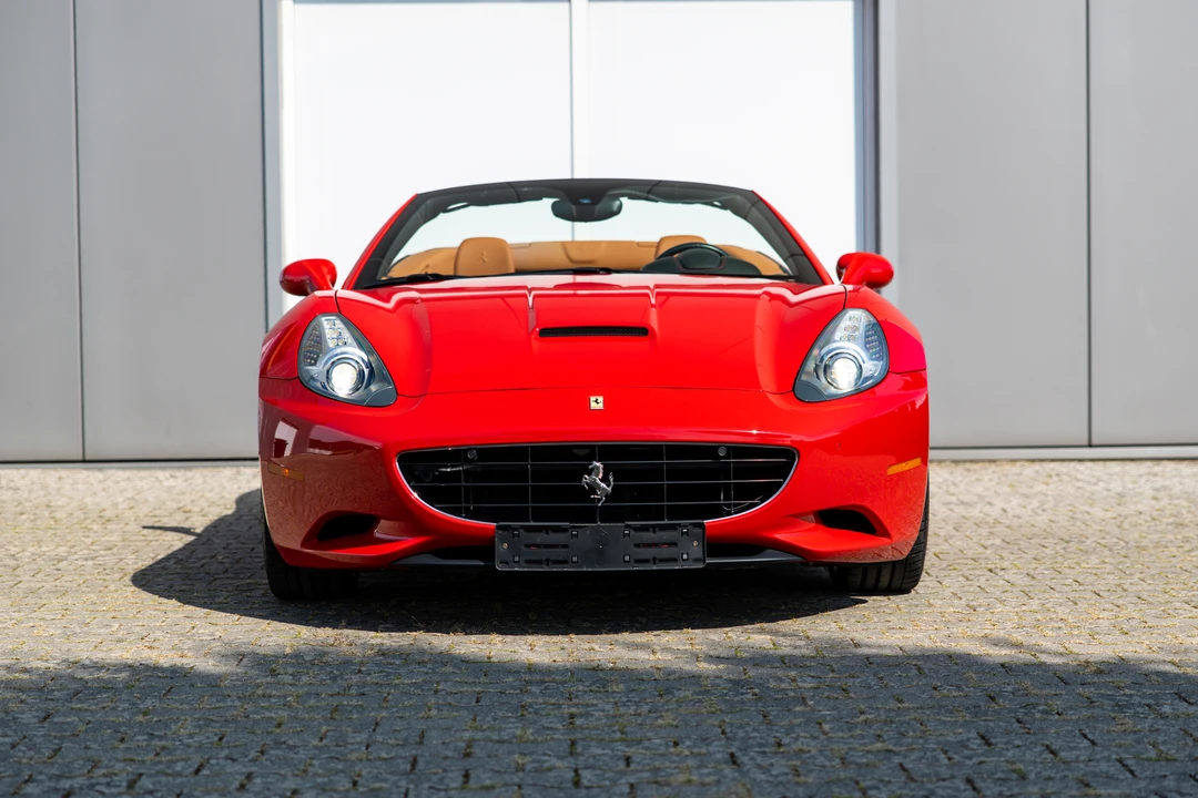 2010 Ferrari California - Image 10 of 31