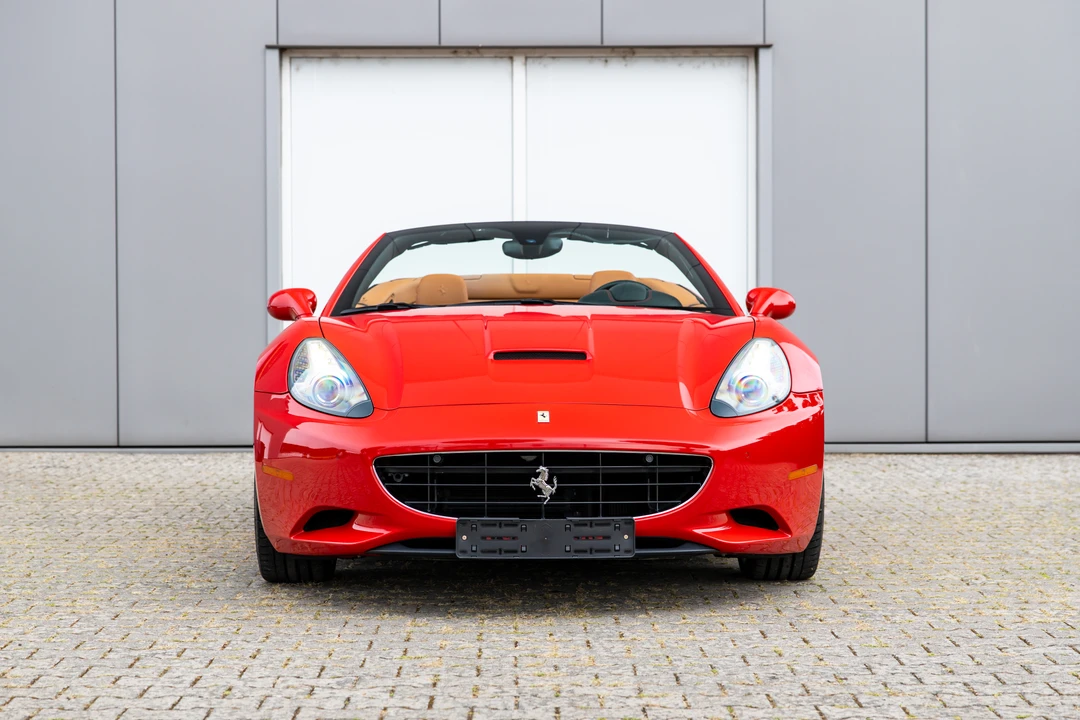 2010 Ferrari California - Image 2 of 31
