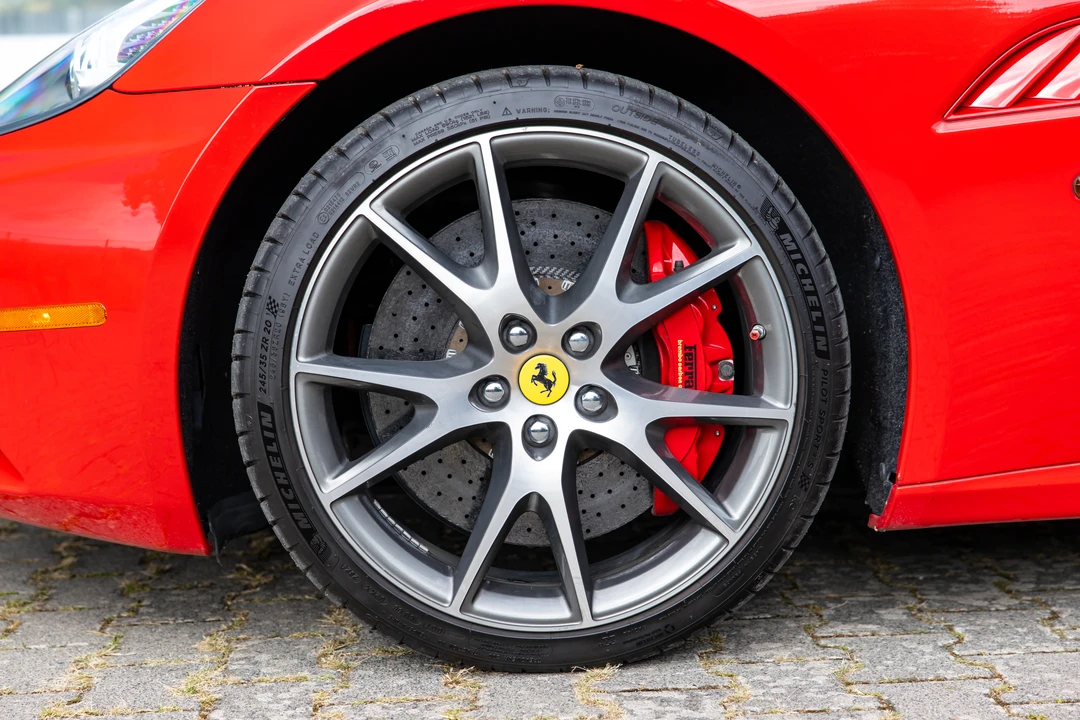 2010 Ferrari California - Image 28 of 31