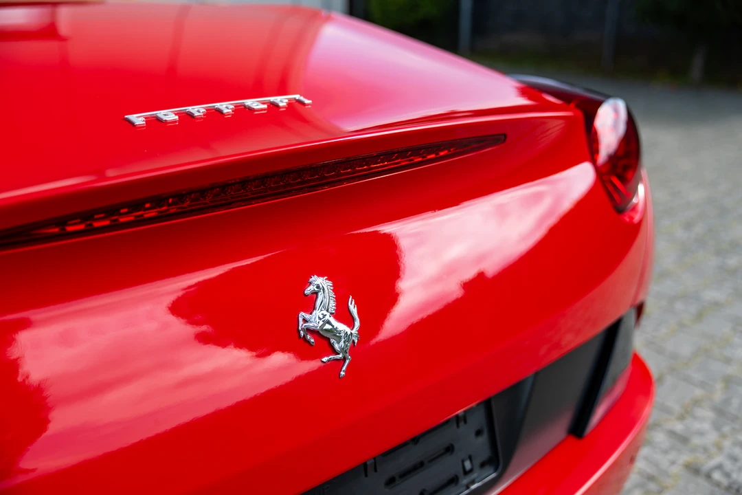 2010 Ferrari California - Image 19 of 31