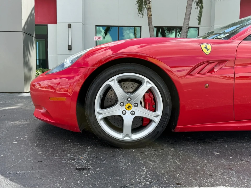 2010 Ferrari California - Image 12 of 21