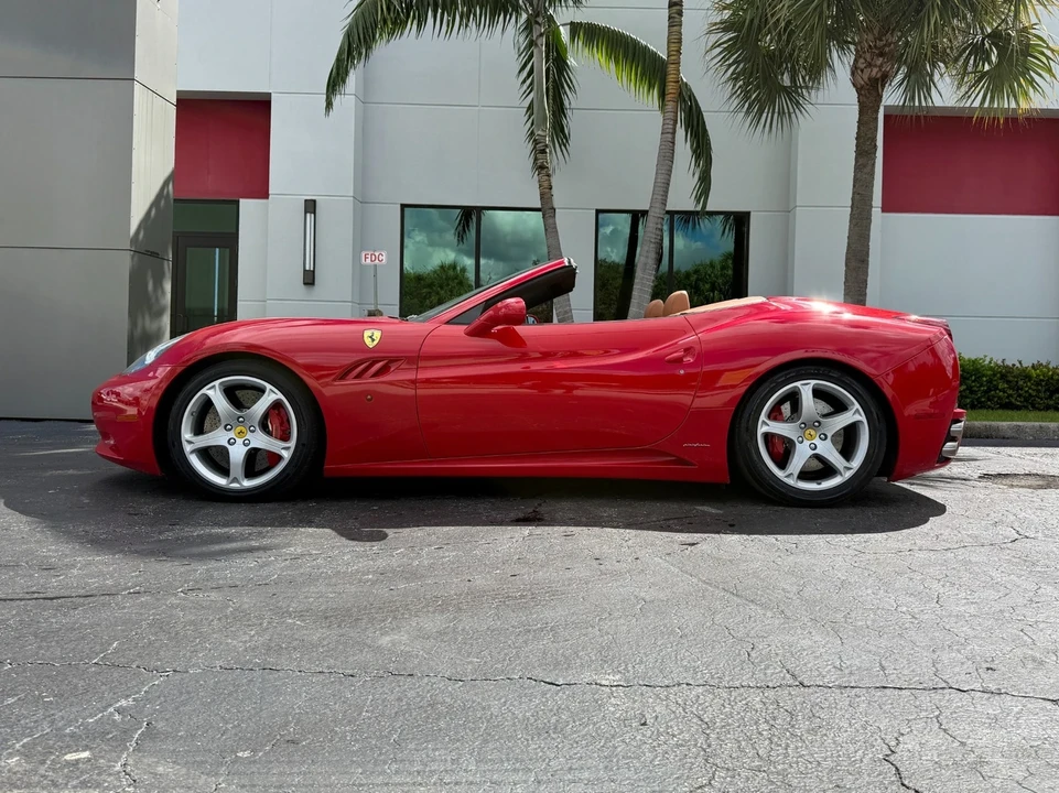 2010 Ferrari California - Image 8 of 21