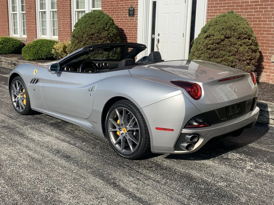2010 Ferrari California - Image 3 of 10