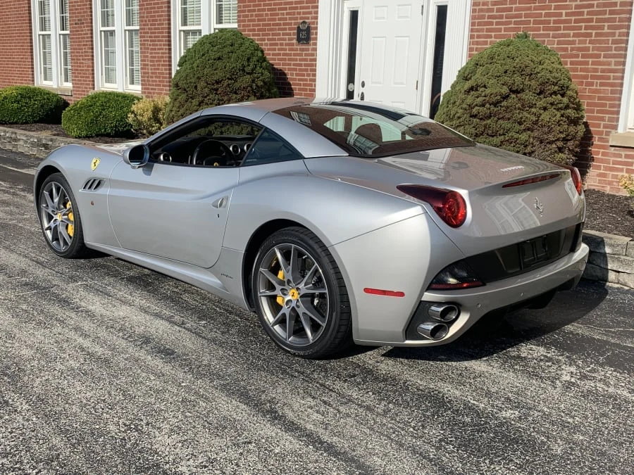 2010 Ferrari California - Image 10 of 10