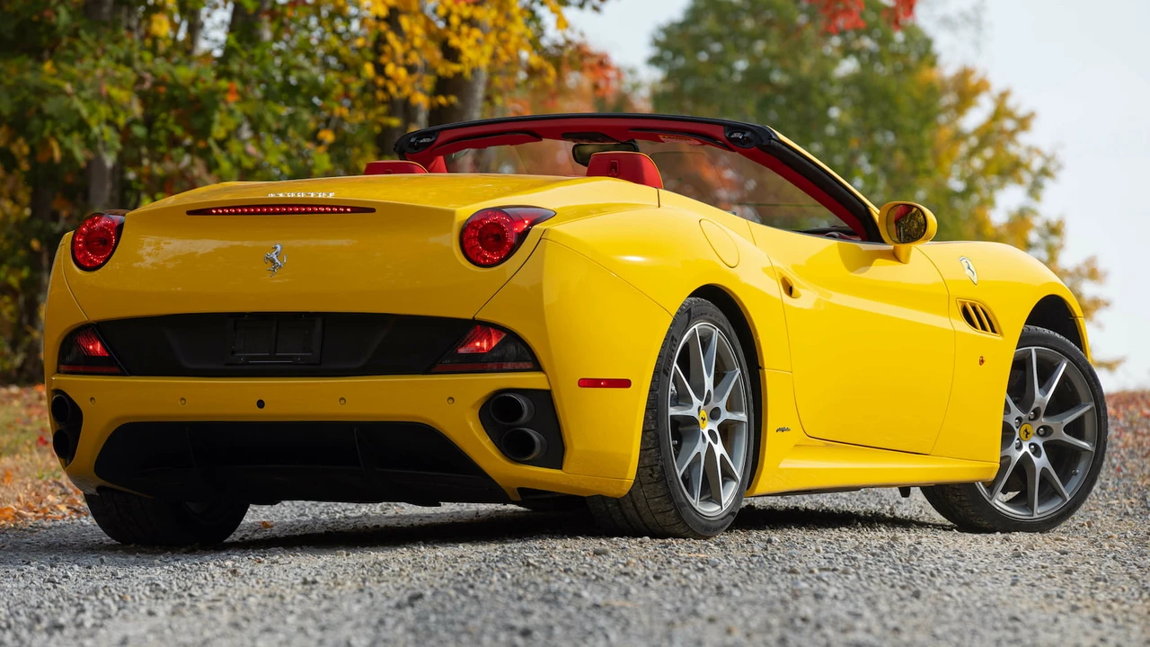 2010 Ferrari California - Image 13 of 31