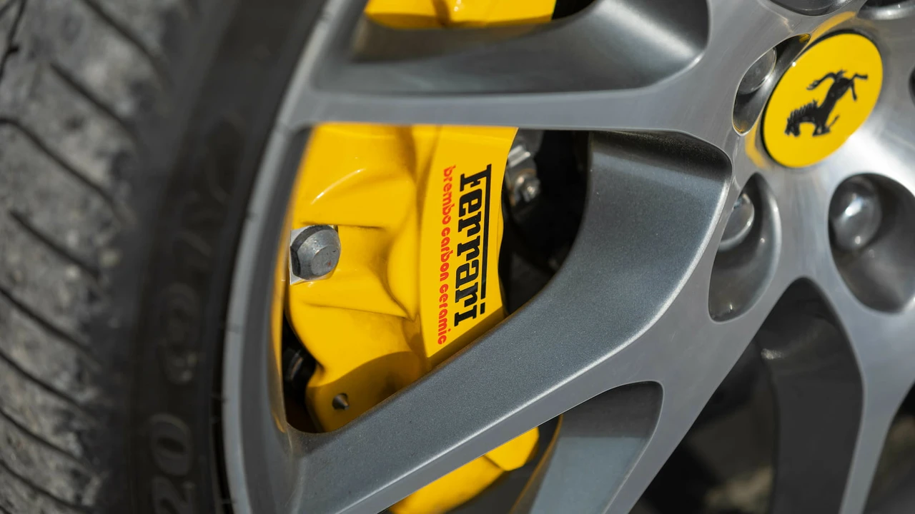 2010 Ferrari California - Image 15 of 31