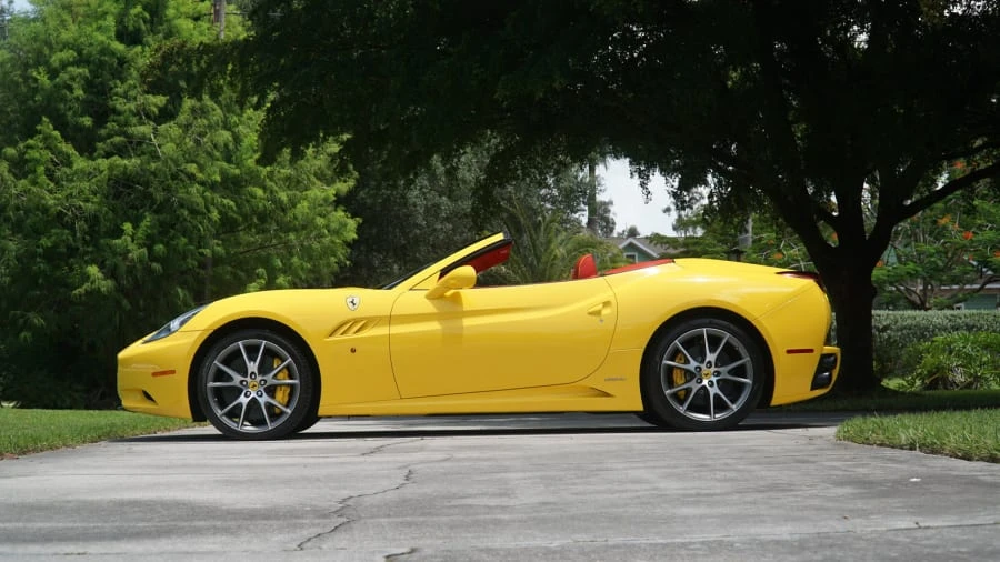 2010 Ferrari California - Image 2 of 19