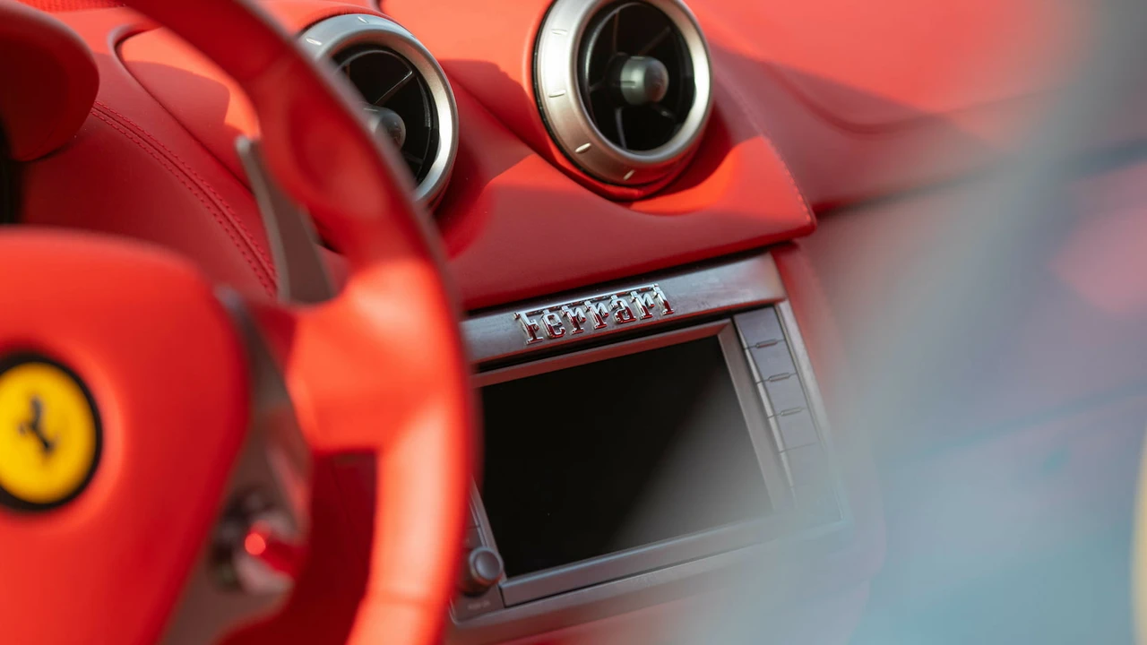 2010 Ferrari California - Image 26 of 31