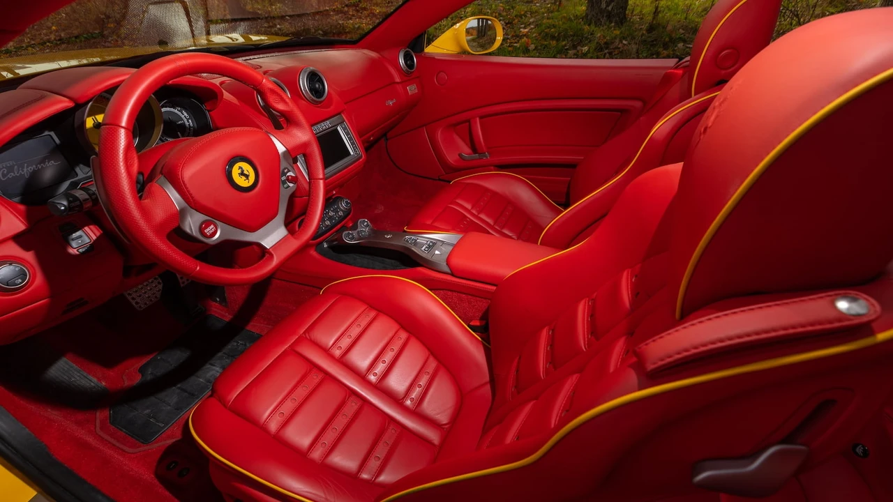 2010 Ferrari California - Image 4 of 31