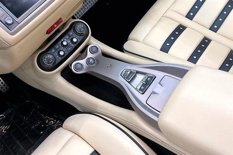 2010 Ferrari California - Image 9 of 17