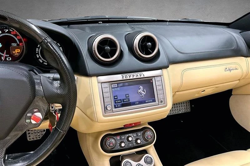 2010 Ferrari California - Image 10 of 17