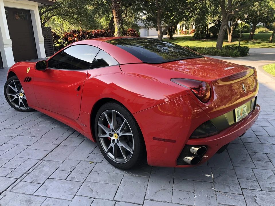2010 Ferrari California - Image 13 of 31