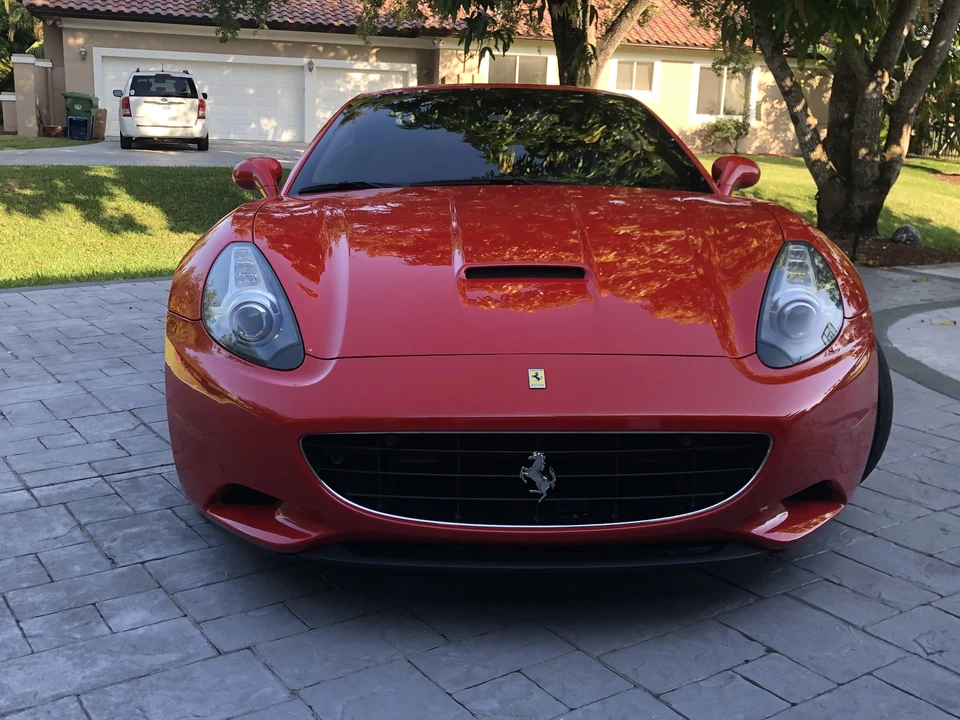 2010 Ferrari California - Image 2 of 31