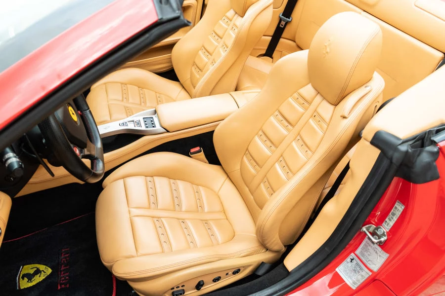 2010 Ferrari California - Image 14 of 31
