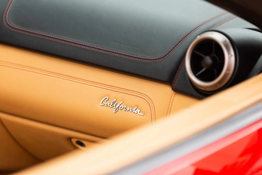2010 Ferrari California - Image 17 of 31