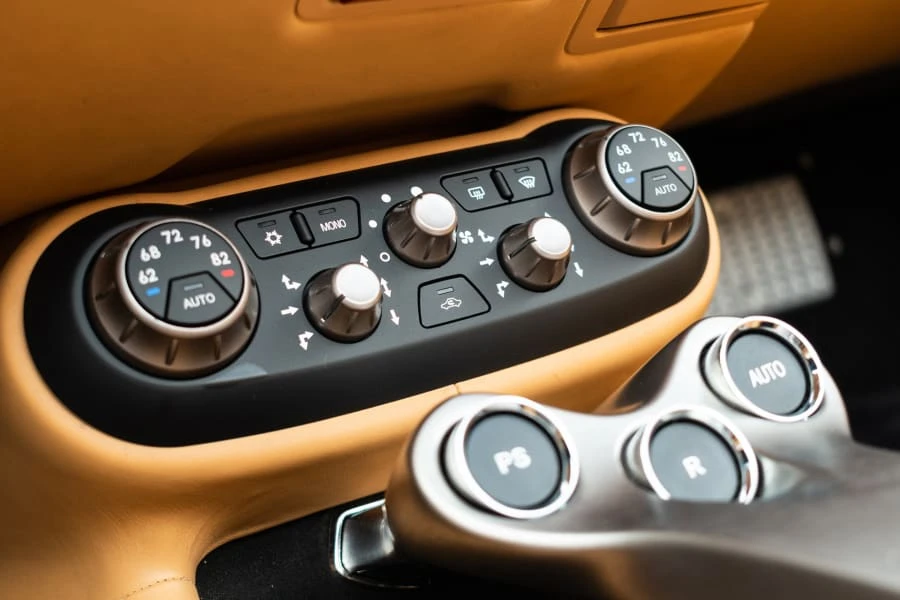 2010 Ferrari California - Image 19 of 31