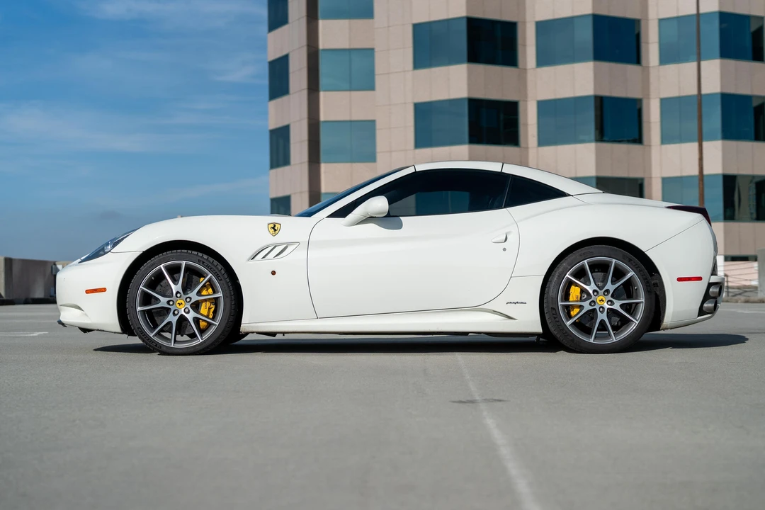 2010 Ferrari California - Image 14 of 31