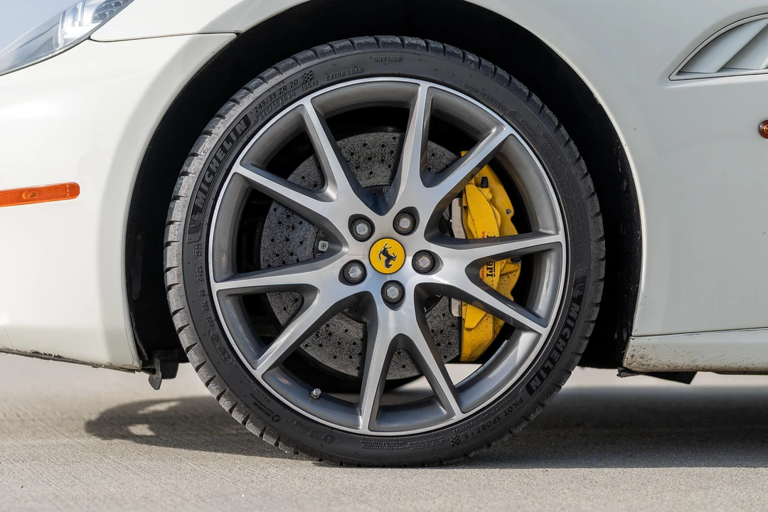 2010 Ferrari California - Image 26 of 31