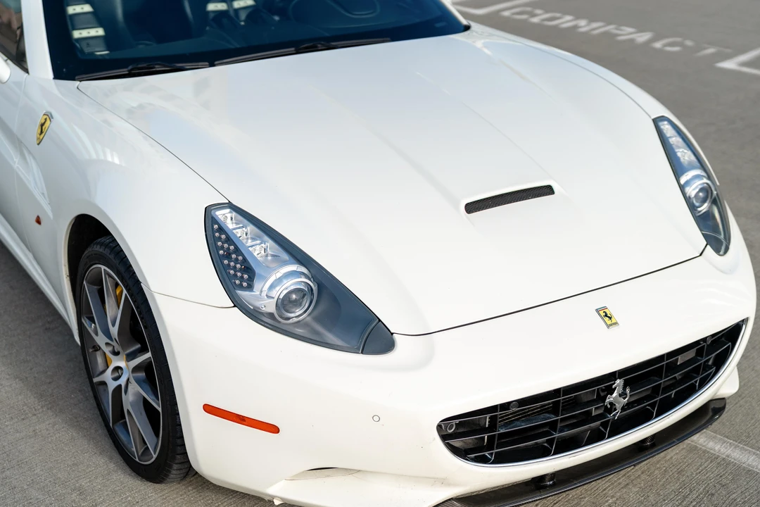 2010 Ferrari California - Image 19 of 31