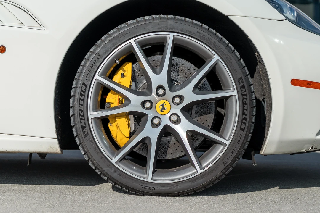 2010 Ferrari California - Image 29 of 31
