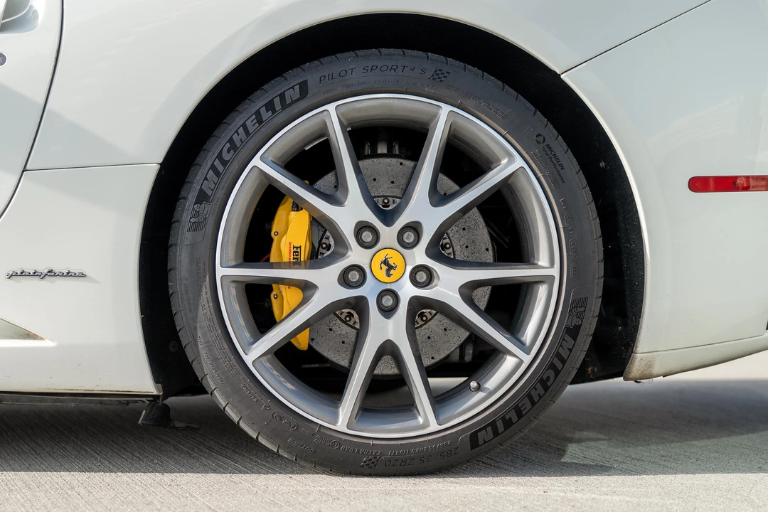 2010 Ferrari California - Image 27 of 31