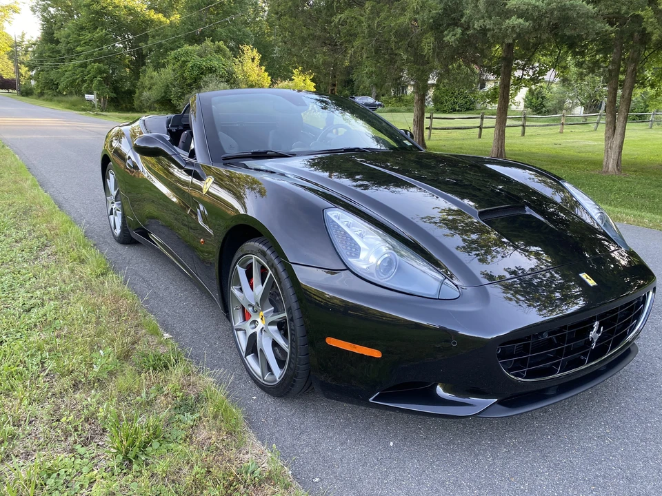 2010 Ferrari California - Image 13 of 31
