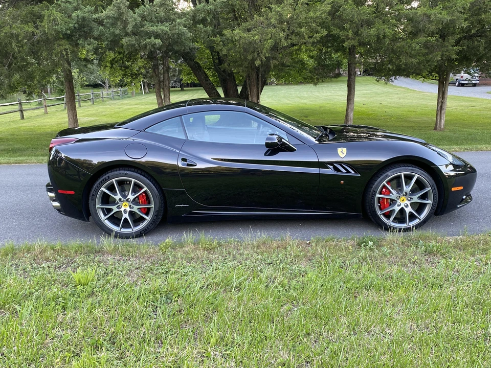 2010 Ferrari California - Image 12 of 31