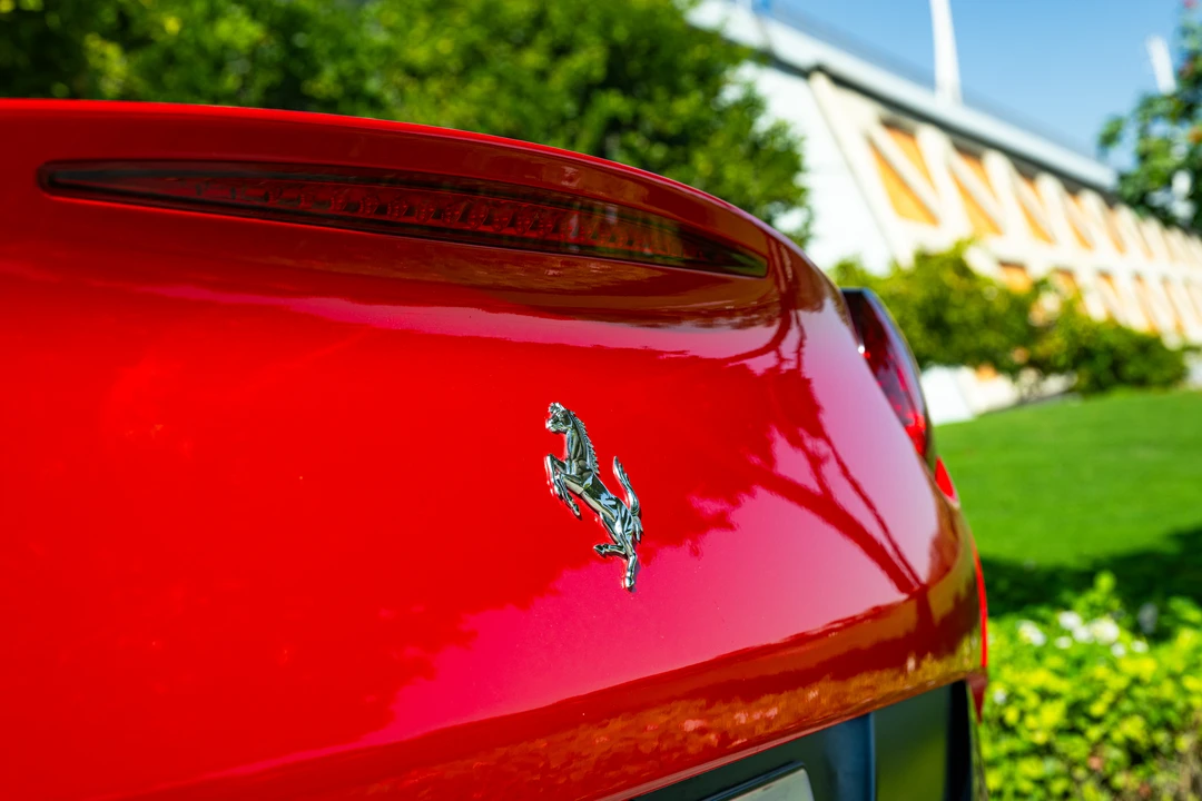 2010 Ferrari California - Image 12 of 31