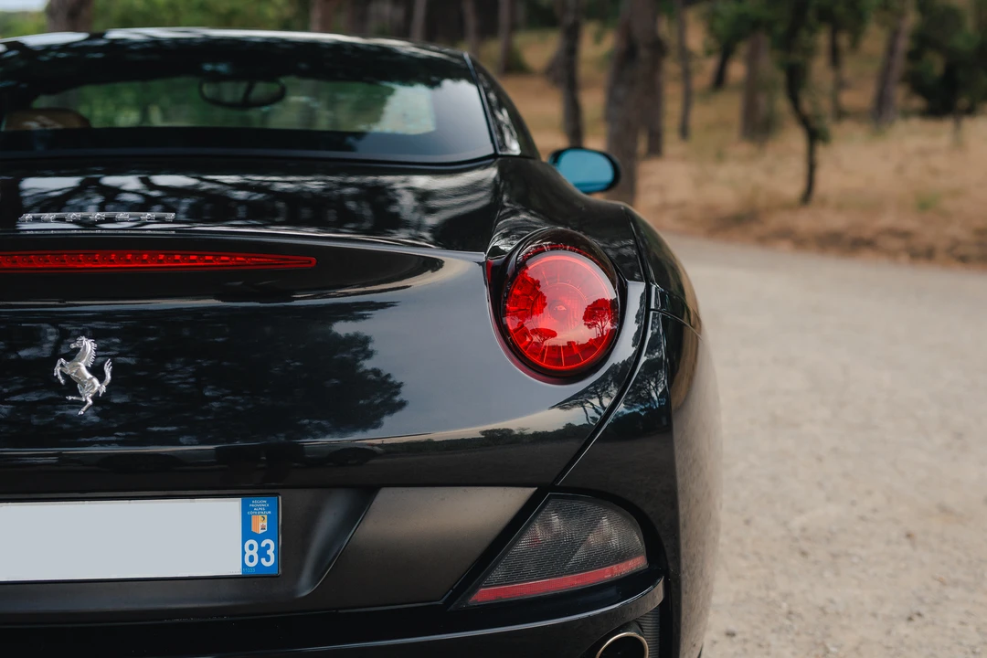 2010 Ferrari California - Image 22 of 31