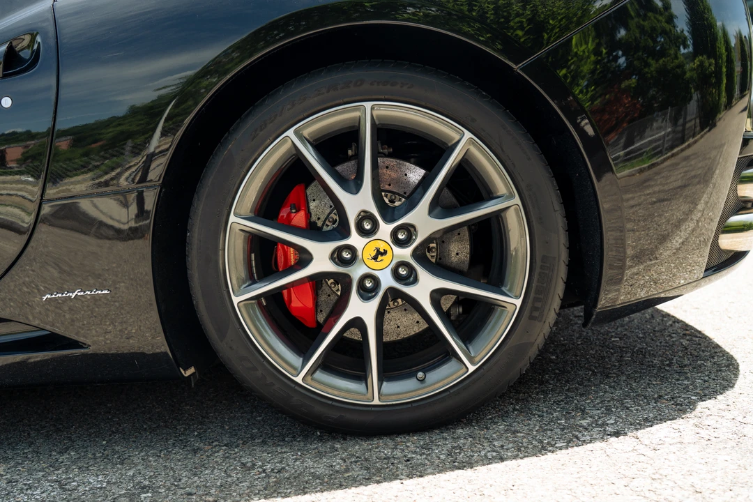 2010 Ferrari California - Image 26 of 31