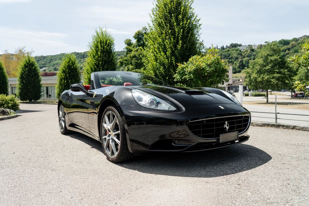 2010 Ferrari California - Image 3 of 31