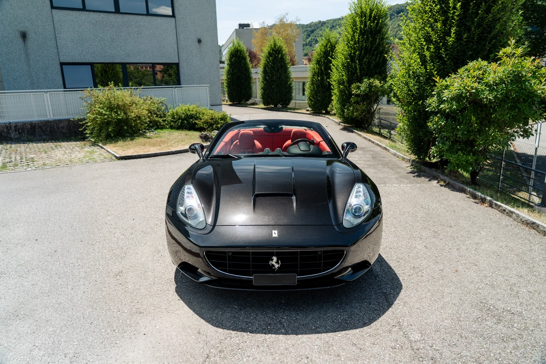 2010 Ferrari California - Image 8 of 31