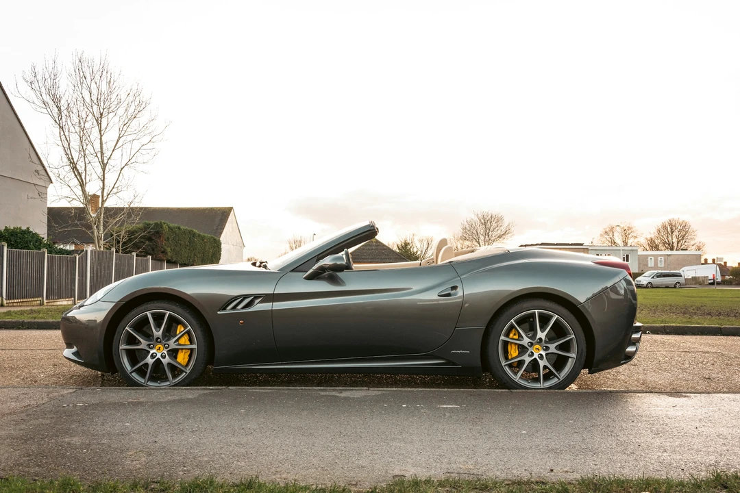 2010 Ferrari California - Image 12 of 21
