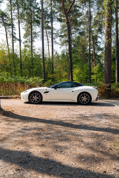 2010 Ferrari California - Image 18 of 31