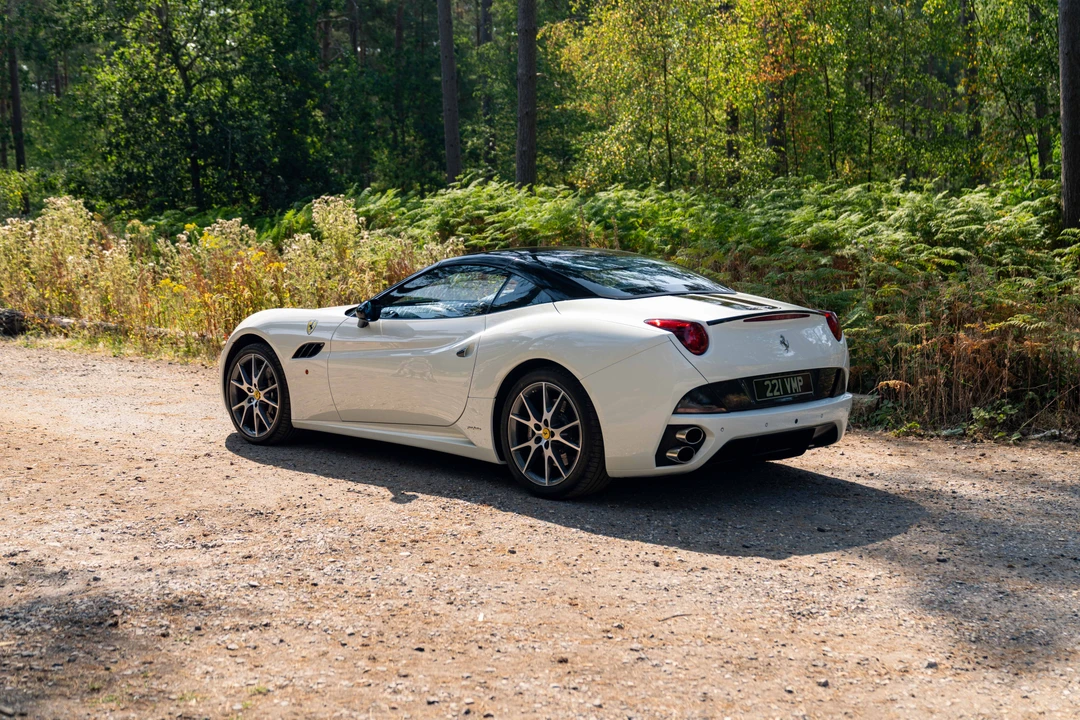2010 Ferrari California - Image 12 of 31