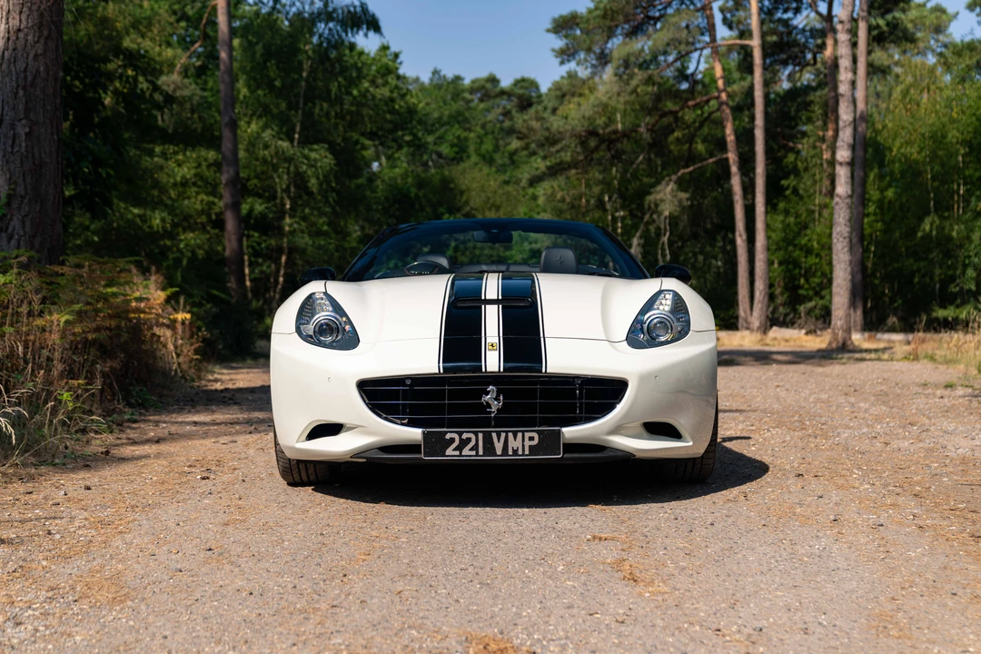 2010 Ferrari California - Image 2 of 31