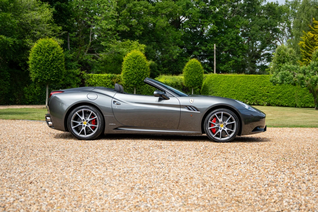 2010 Ferrari California - Image 17 of 31