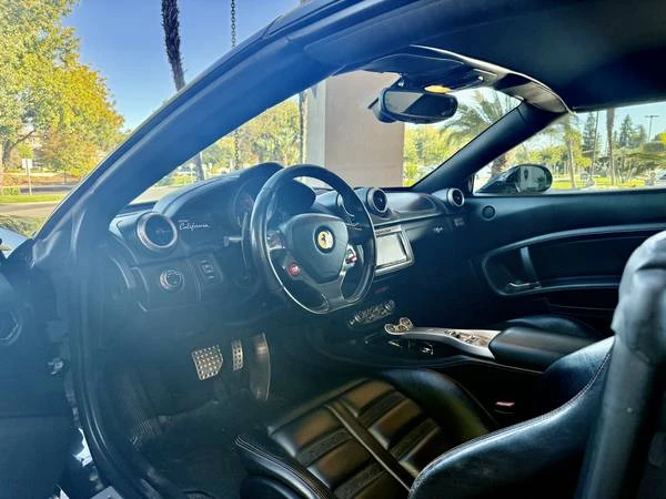 2010 Ferrari California - Image 2 of 5