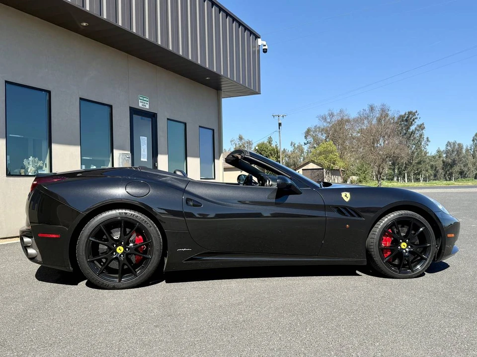 2010 Ferrari California - Image 7 of 12