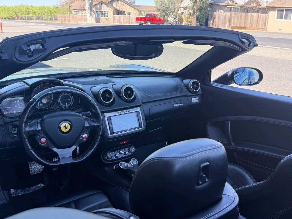 2010 Ferrari California - Image 10 of 12