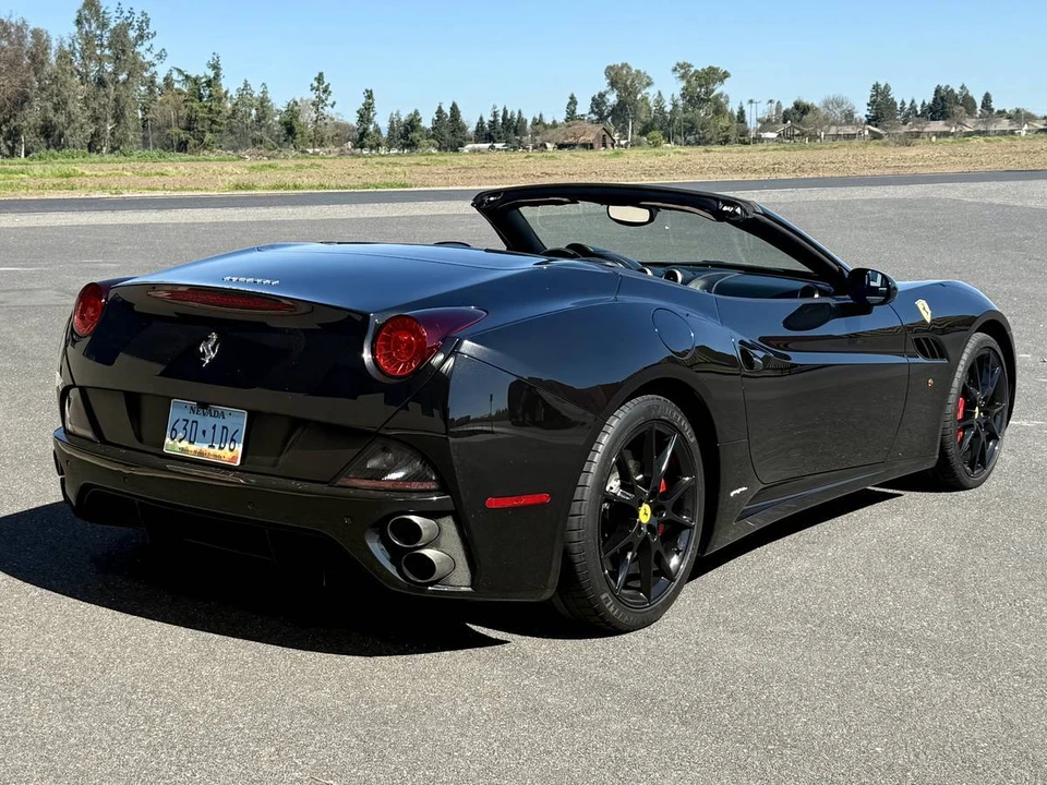 2010 Ferrari California - Image 8 of 12